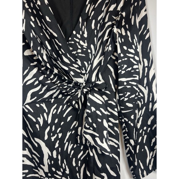 NWT DONNA MORGAN Long Sleeve Wrap Dress Ivory/Black Size 10 - Picture 5 of 11